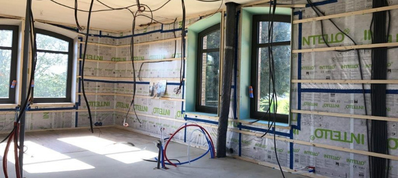 jeux de couleur en architecture intérieure dans une maison près de rouen