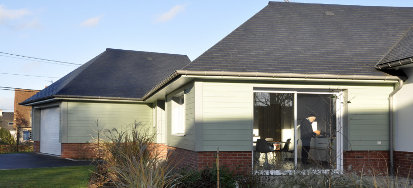 Bénédicte Langlois a repensé cette demeure afin qu’elle réponde au mieux aux nécessités fonctionnelles et aux volontés spatiales, au côté pratique et à la dimension esthétique. Elle a créé un espace qui suscite l’émotion.