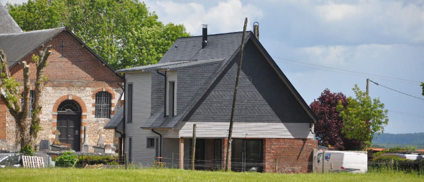 Maison traditionnelle normande à colombage  dans les environs de Rouen